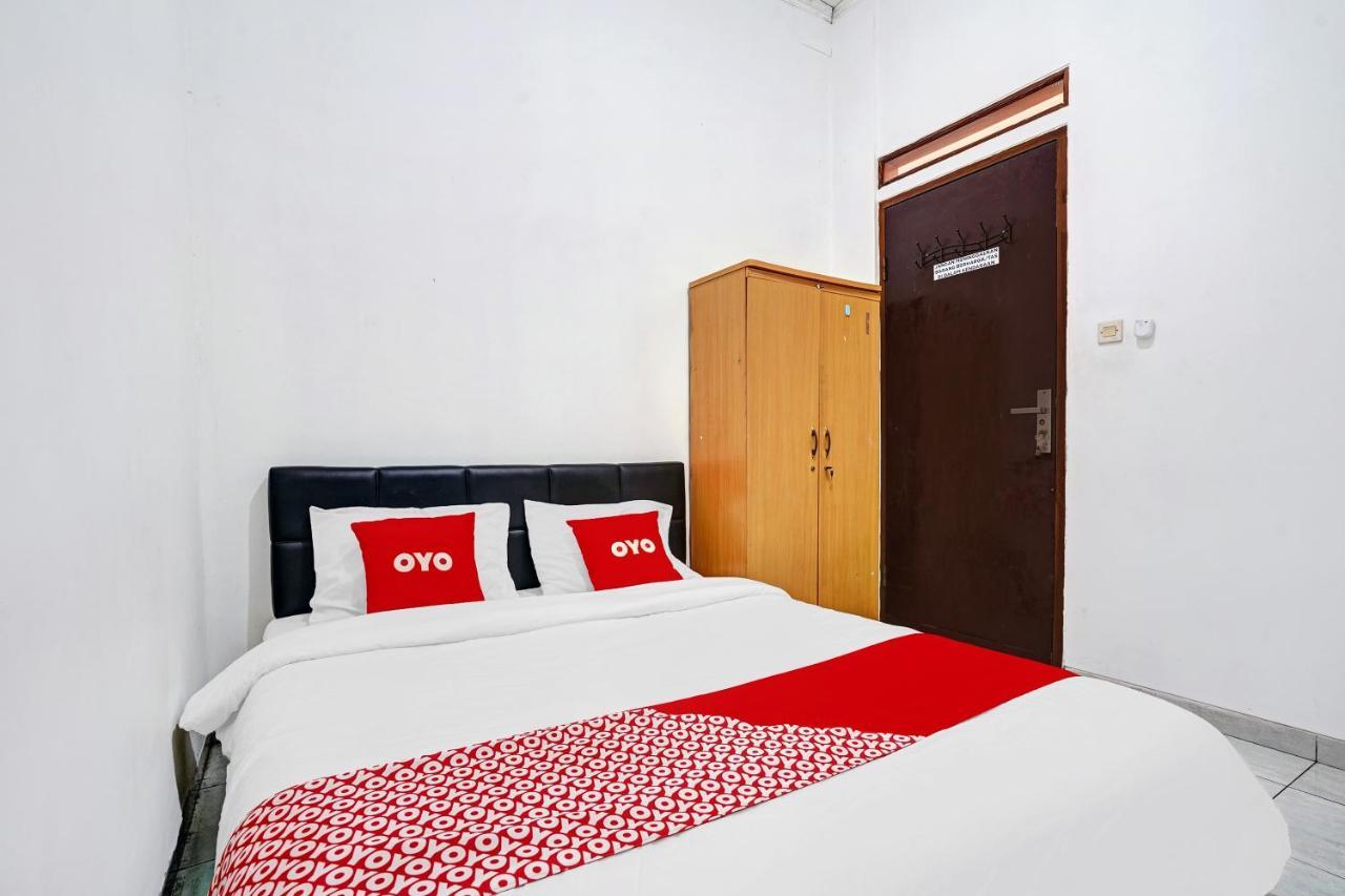 Oyo 1932 Srimahi Residence Bandung Exterior photo